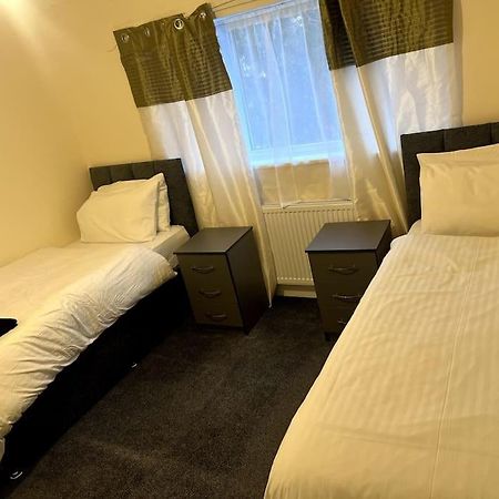 Spacious City Centre Home Near Hospital & M5 Устър Екстериор снимка