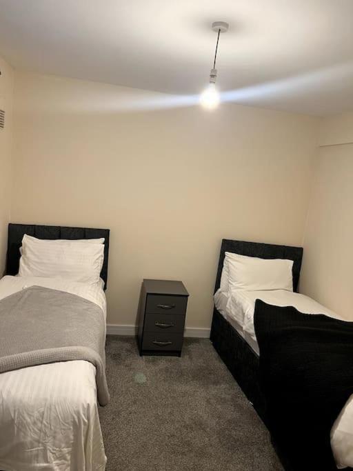 Spacious City Centre Home Near Hospital & M5 Устър Екстериор снимка