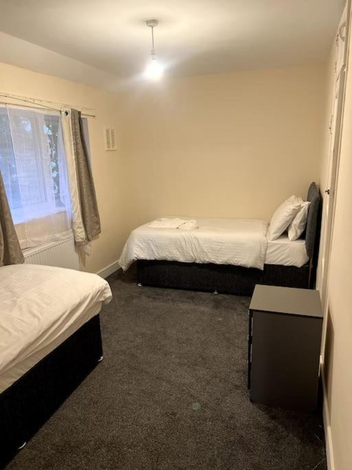 Spacious City Centre Home Near Hospital & M5 Устър Екстериор снимка